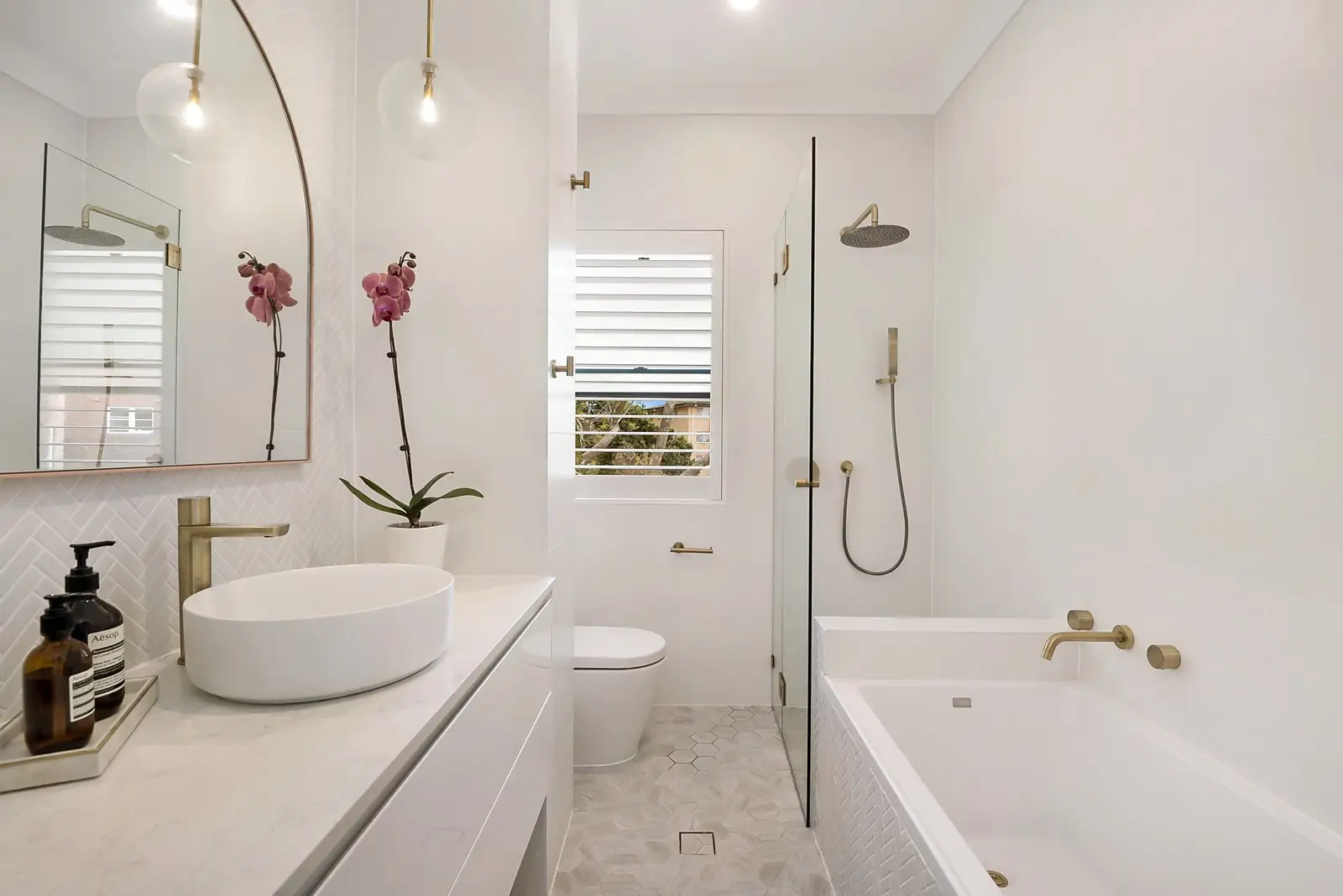 Enter Via 17/11 - 13 Barry Street, Neutral Bay Sold by Sydney Sotheby's International Realty - image 2