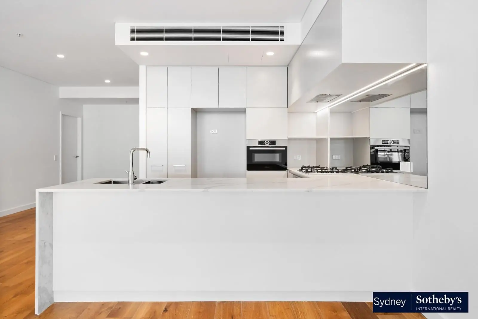 1601/221 Miller Street, North Sydney Leased by Sydney Sotheby's International Realty - image 2