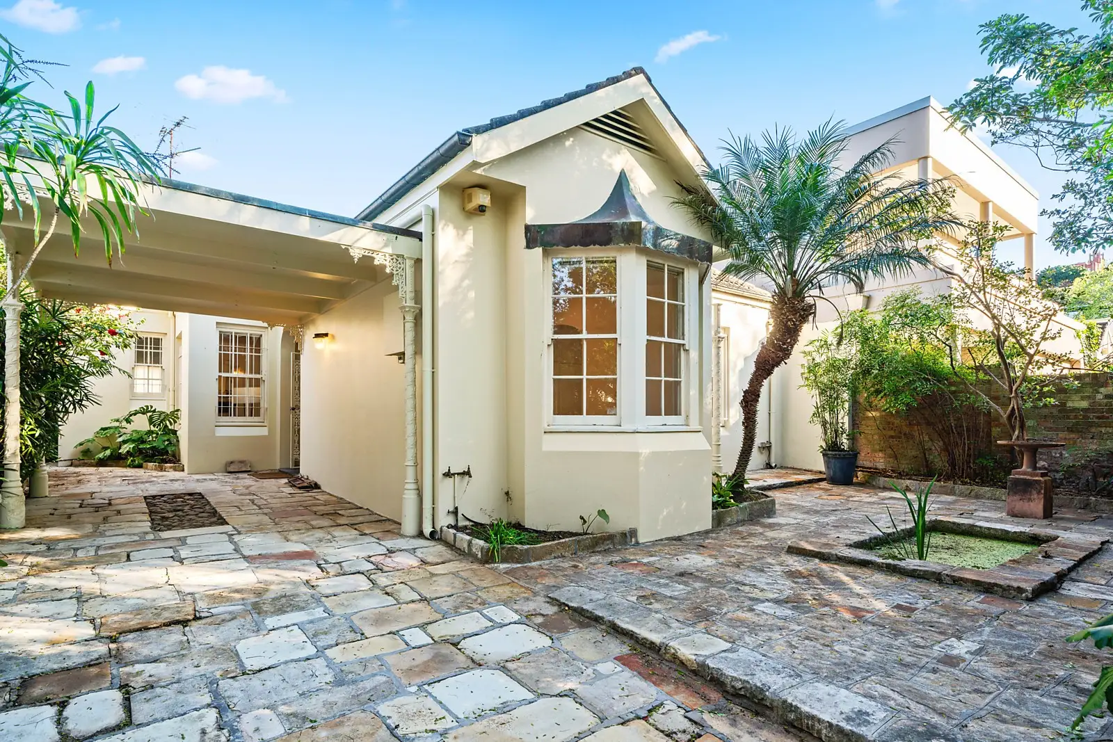 9 Court Road, Double Bay Leased by Sydney Sotheby's International Realty - image 1