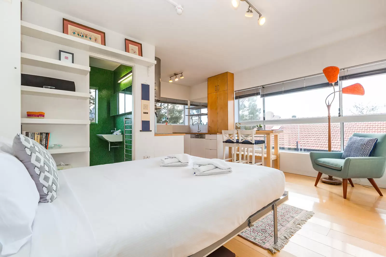 24/15 Wylde Street, Potts Point Leased by Sydney Sotheby's International Realty - image 1