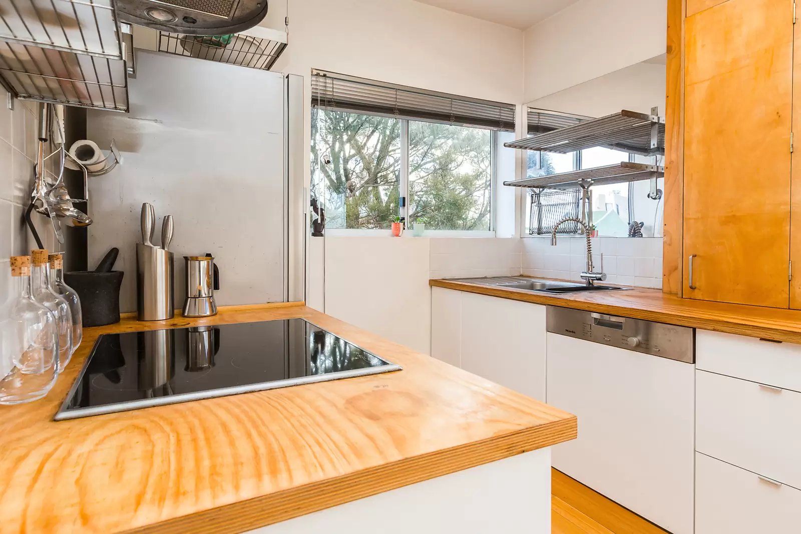 24/15 Wylde Street, Potts Point Leased by Sydney Sotheby's International Realty - image 4
