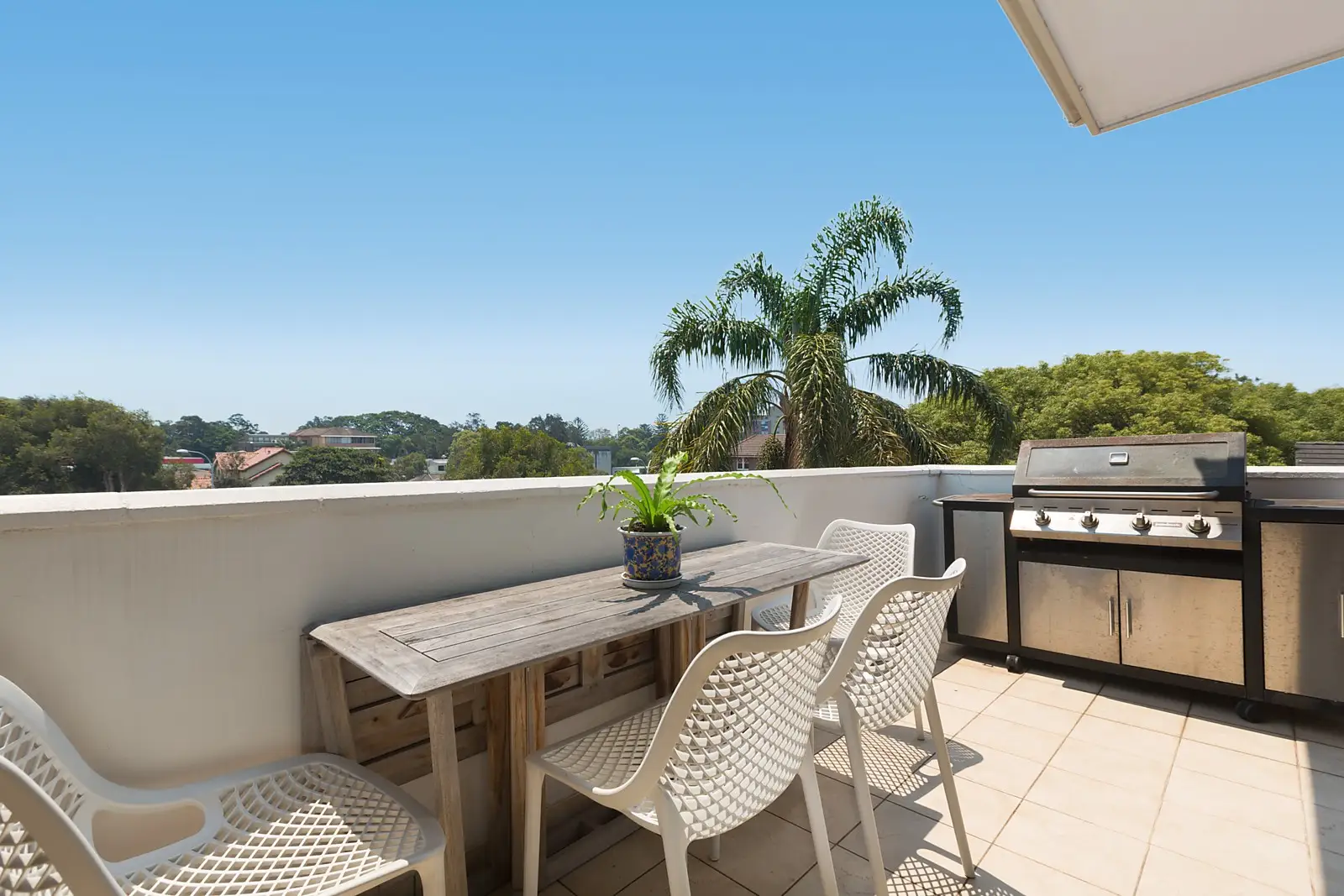 9/137 Wellington Street, Bondi Beach Sold by Sydney Sotheby's International Realty - image 1