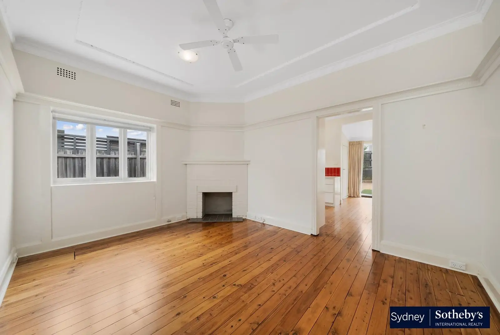 58 Oakley Road, North Bondi Leased by Sydney Sotheby's International Realty - image 2