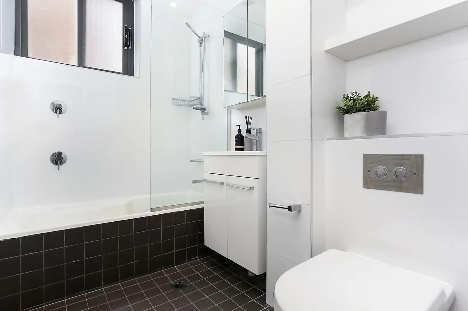 33/16 Boronia Road, Kensington Sold by Sydney Sotheby's International Realty - image 1