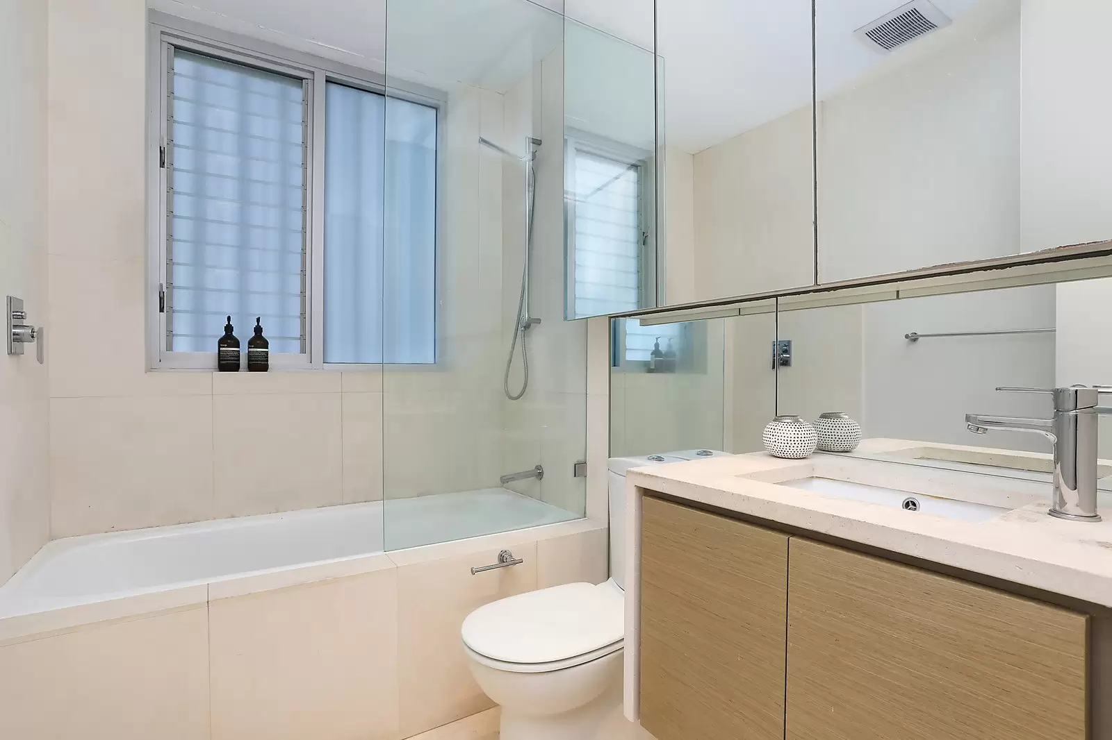 26/64 Penkivil Street, Bondi Beach Leased by Sydney Sotheby's International Realty - image 4