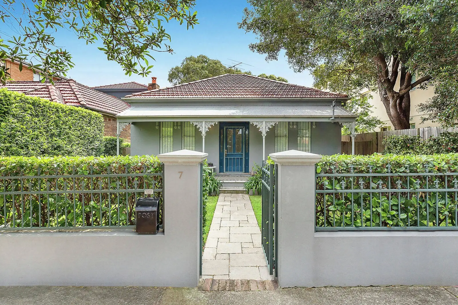 7 Douglas Street, Clovelly Leased by Sydney Sotheby's International Realty - image 1
