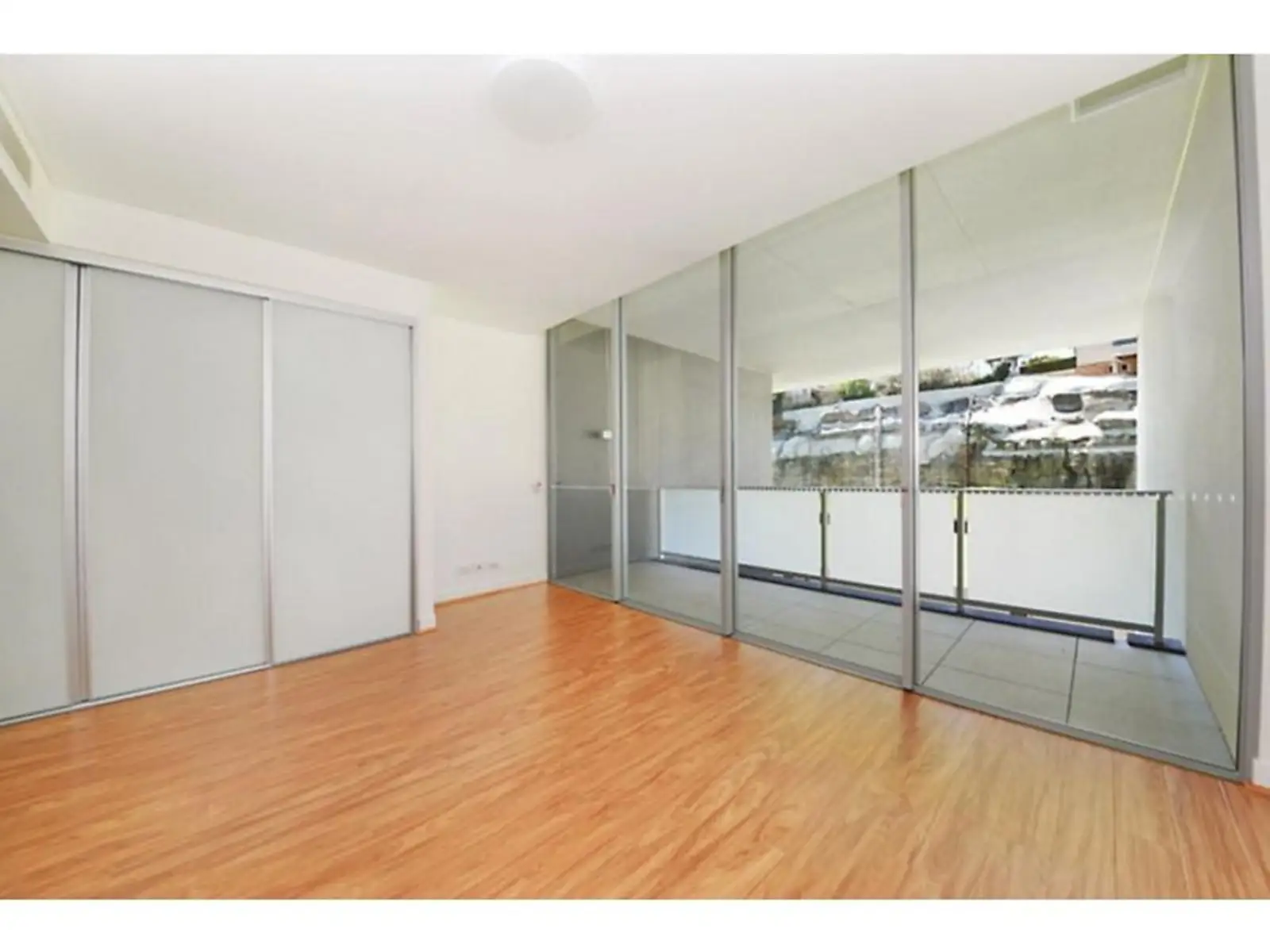 107 Ross Street, Forest Lodge Leased by Sydney Sotheby's International Realty - image 3