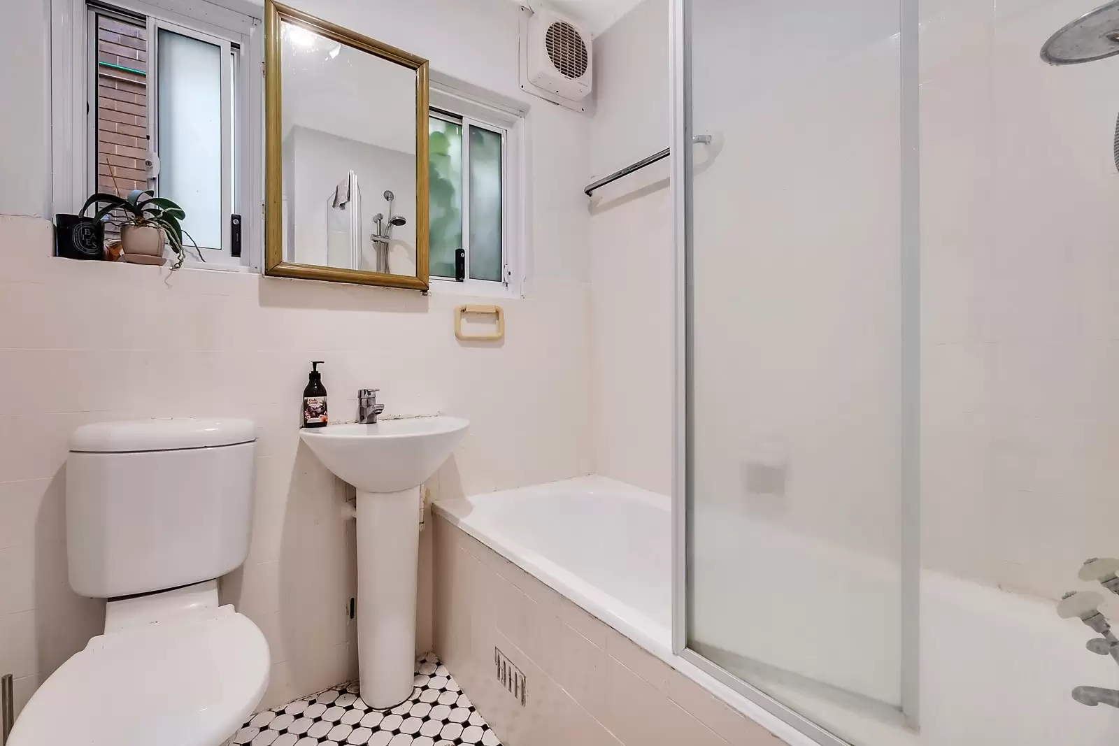 1/3 Samuel Terry Avenue, Kensington Sold by Sydney Sotheby's International Realty - image 8