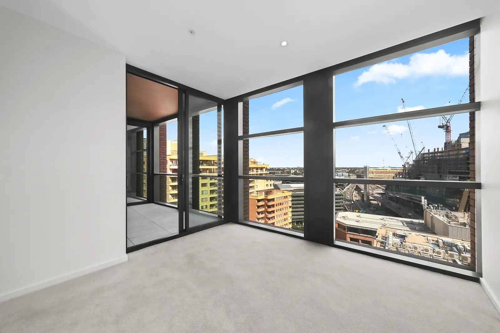 18.05/60 Bathurst Street, Sydney Leased by Sydney Sotheby's International Realty - image 3
