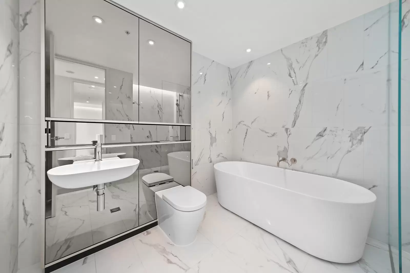 18.05/60 Bathurst Street, Sydney Leased by Sydney Sotheby's International Realty - image 4