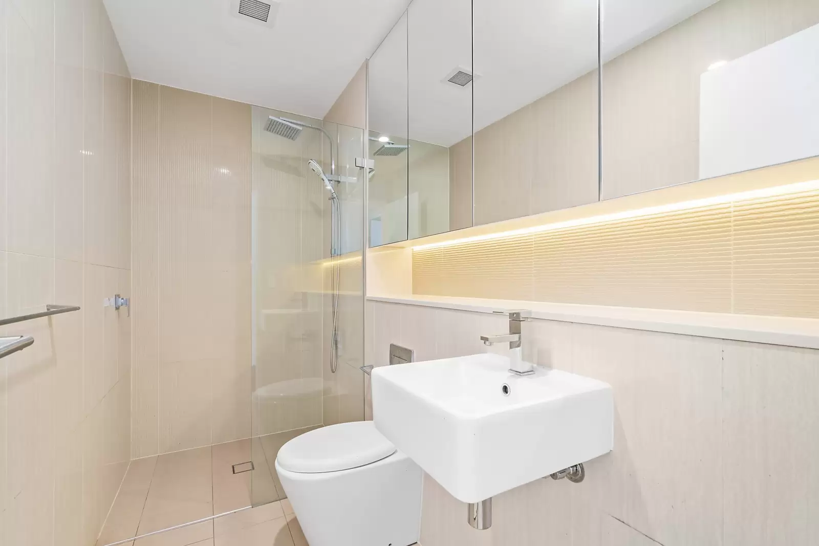 220/39-47 Mentmore Avenue, Rosebery Leased by Sydney Sotheby's International Realty - image 4