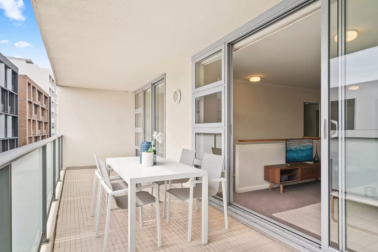 419/16-20 Smail Street, Ultimo Leased by Sydney Sotheby's International Realty - image 4