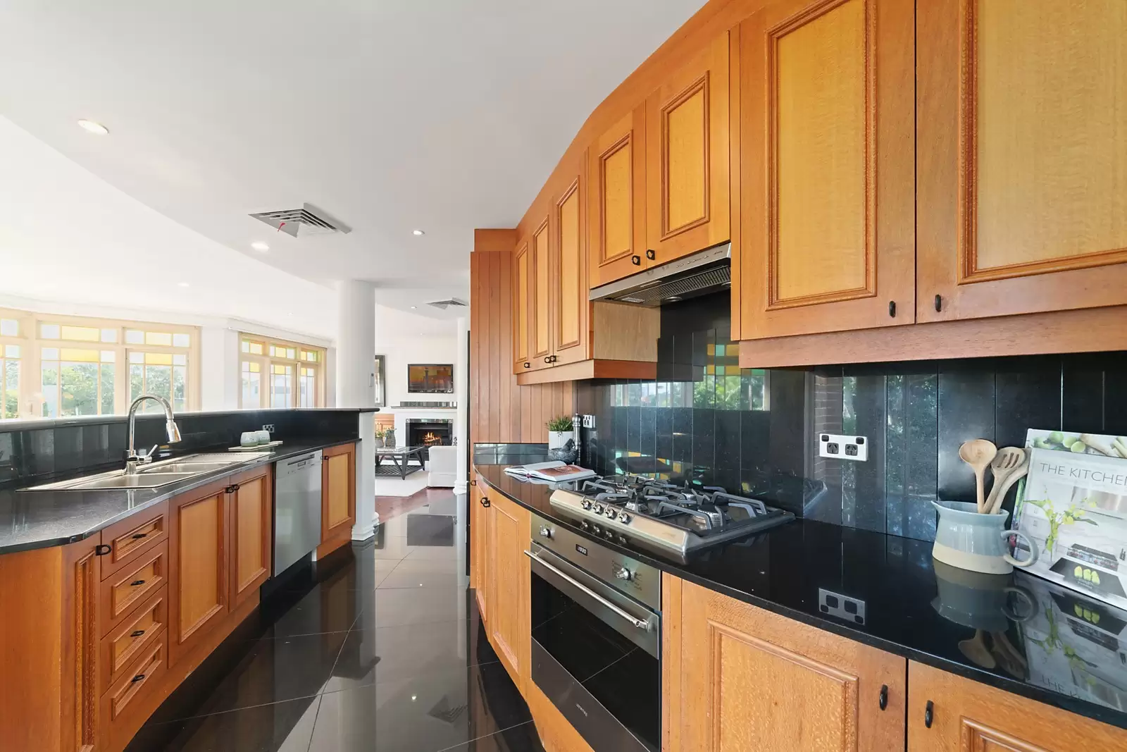 242A Old South Head Road, Vaucluse Sold by Sydney Sotheby's International Realty - image 8