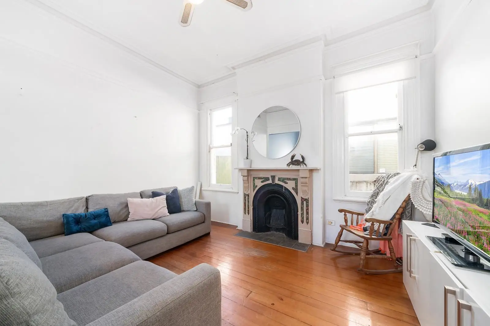 84 Ocean Street South, Bondi Leased by Sydney Sotheby's International Realty - image 2