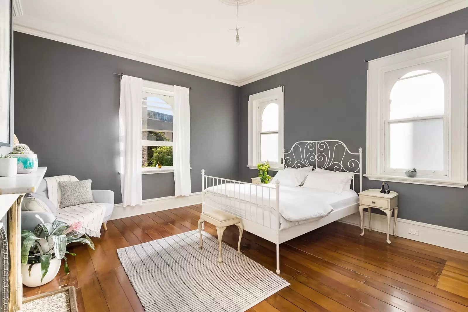 6 Barncleuth Square, Elizabeth Bay Sold by Sydney Sotheby's International Realty - image 6