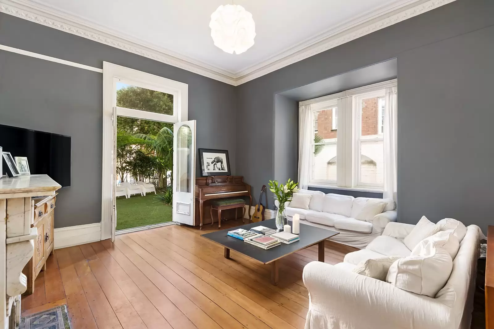 6 Barncleuth Square, Elizabeth Bay Sold by Sydney Sotheby's International Realty - image 4