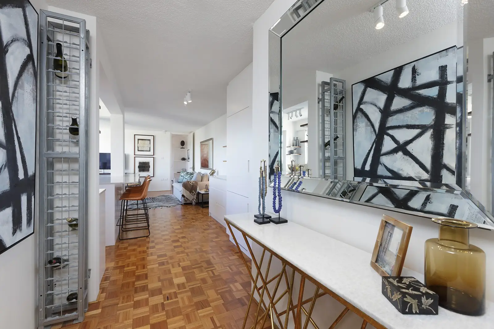 28/5 St Marks Road, Darling Point Sold by Sydney Sotheby's International Realty - image 2