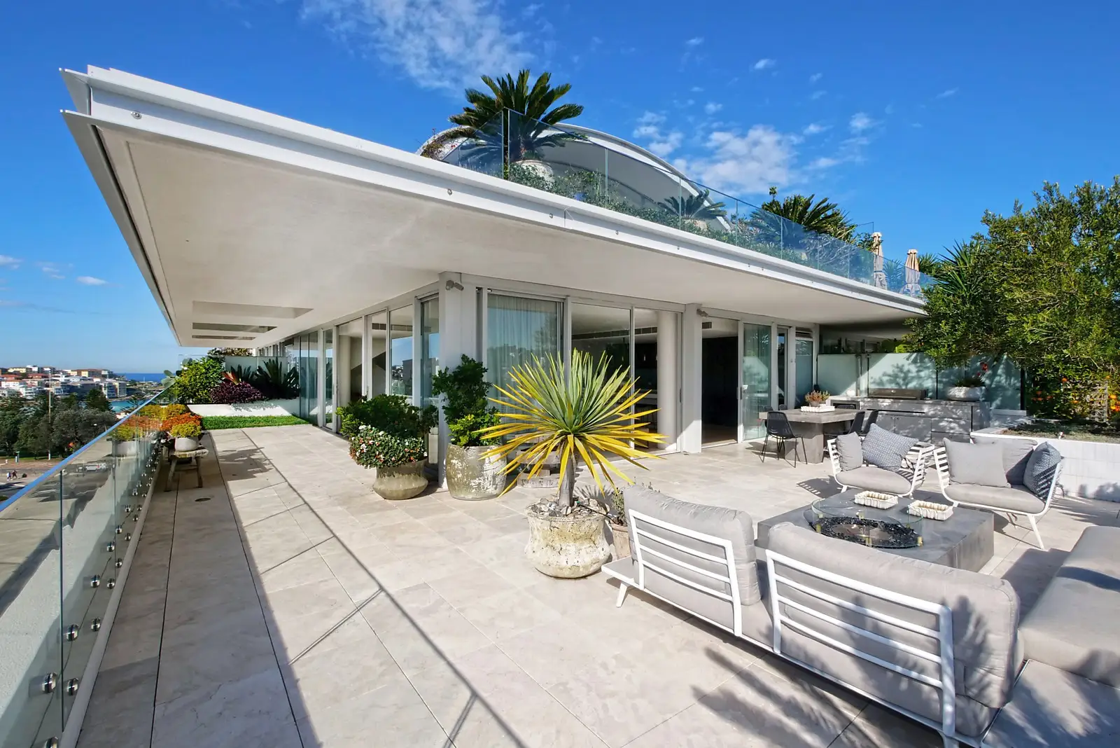 513/186 Campbell Parade, Bondi Beach Sold by Sydney Sotheby's International Realty - image 3