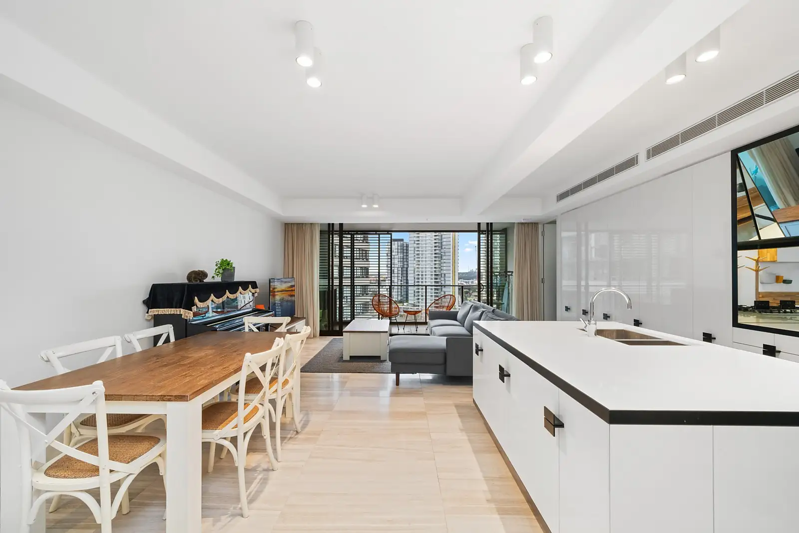 1508/178 Thomas Street, Haymarket Sold by Sydney Sotheby's International Realty - image 2