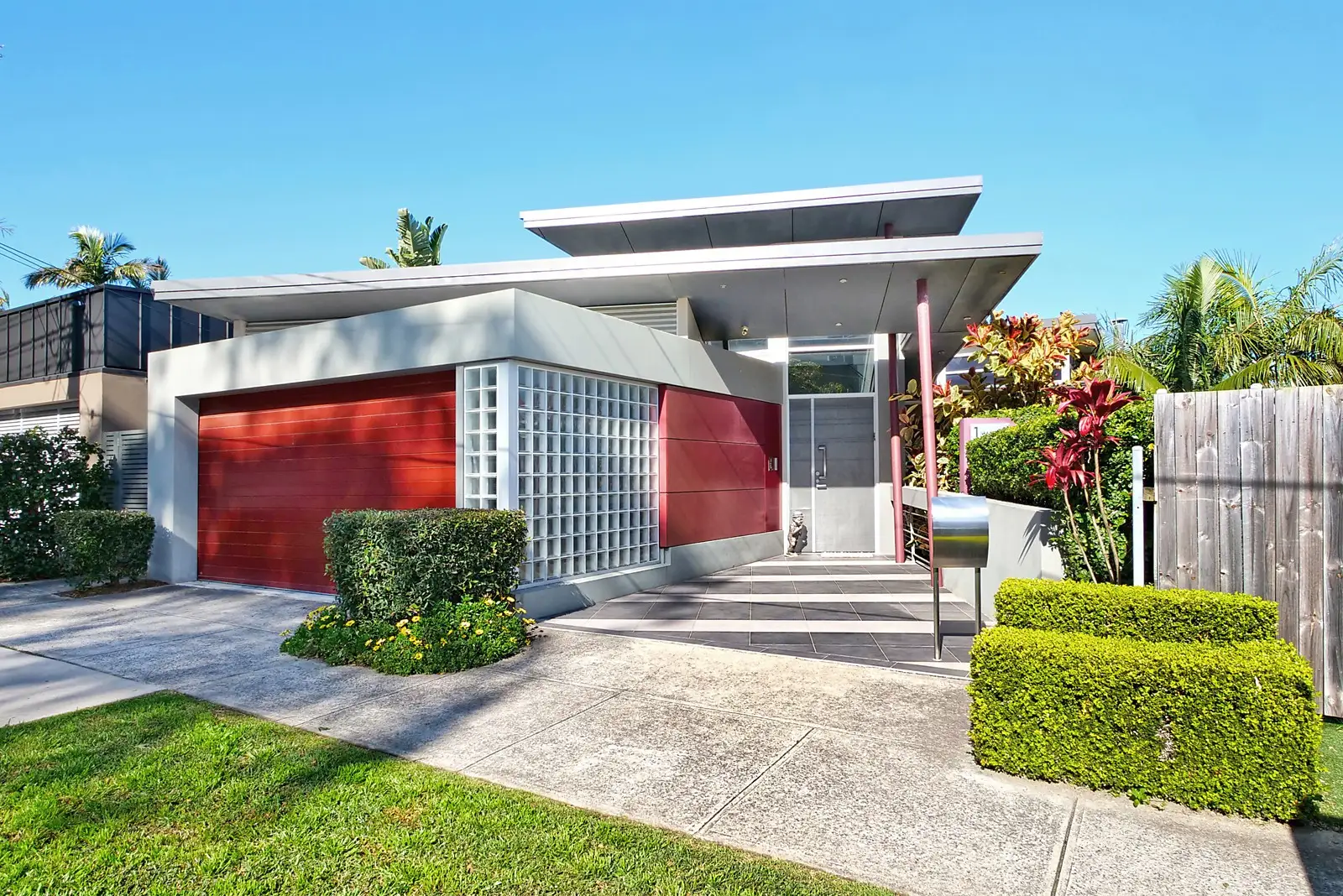 1 Macleay Street, North Bondi Sold by Sydney Sotheby's International Realty - image 2