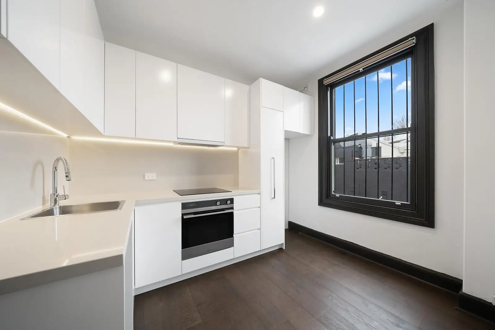 1/8 Oxford Street, Woollahra Leased by Sydney Sotheby's International Realty - image 1