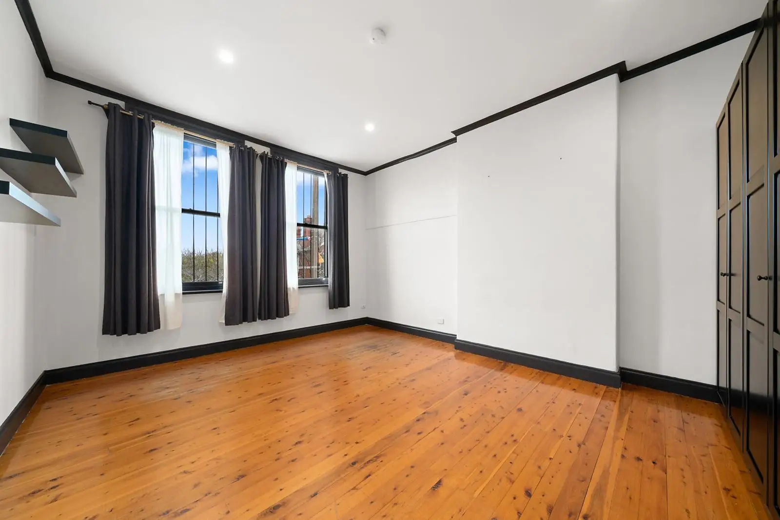 1/8 Oxford Street, Woollahra Leased by Sydney Sotheby's International Realty - image 3