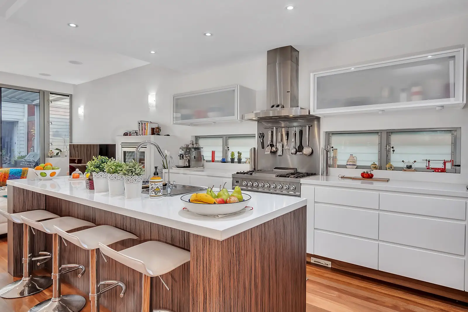 6 Brighton Avenue, Brighton-le-sands Sold by Sydney Sotheby's International Realty - image 3