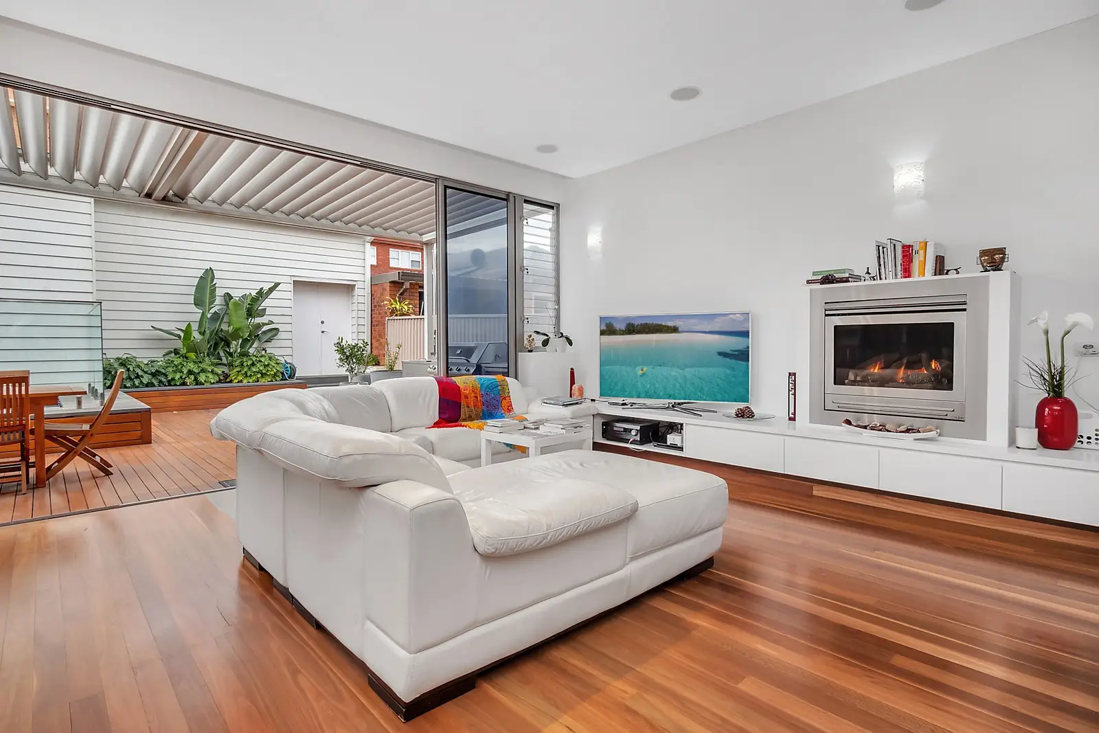 6 Brighton Avenue, Brighton-le-sands Sold by Sydney Sotheby's International Realty - image 2