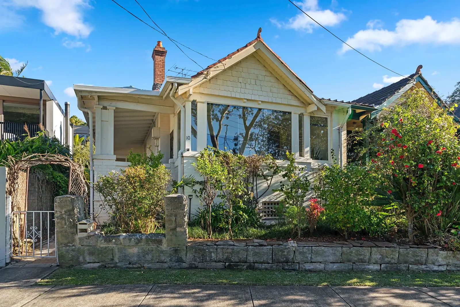 10 Coolong Road, Vaucluse Sold by Sydney Sotheby's International Realty - image 1