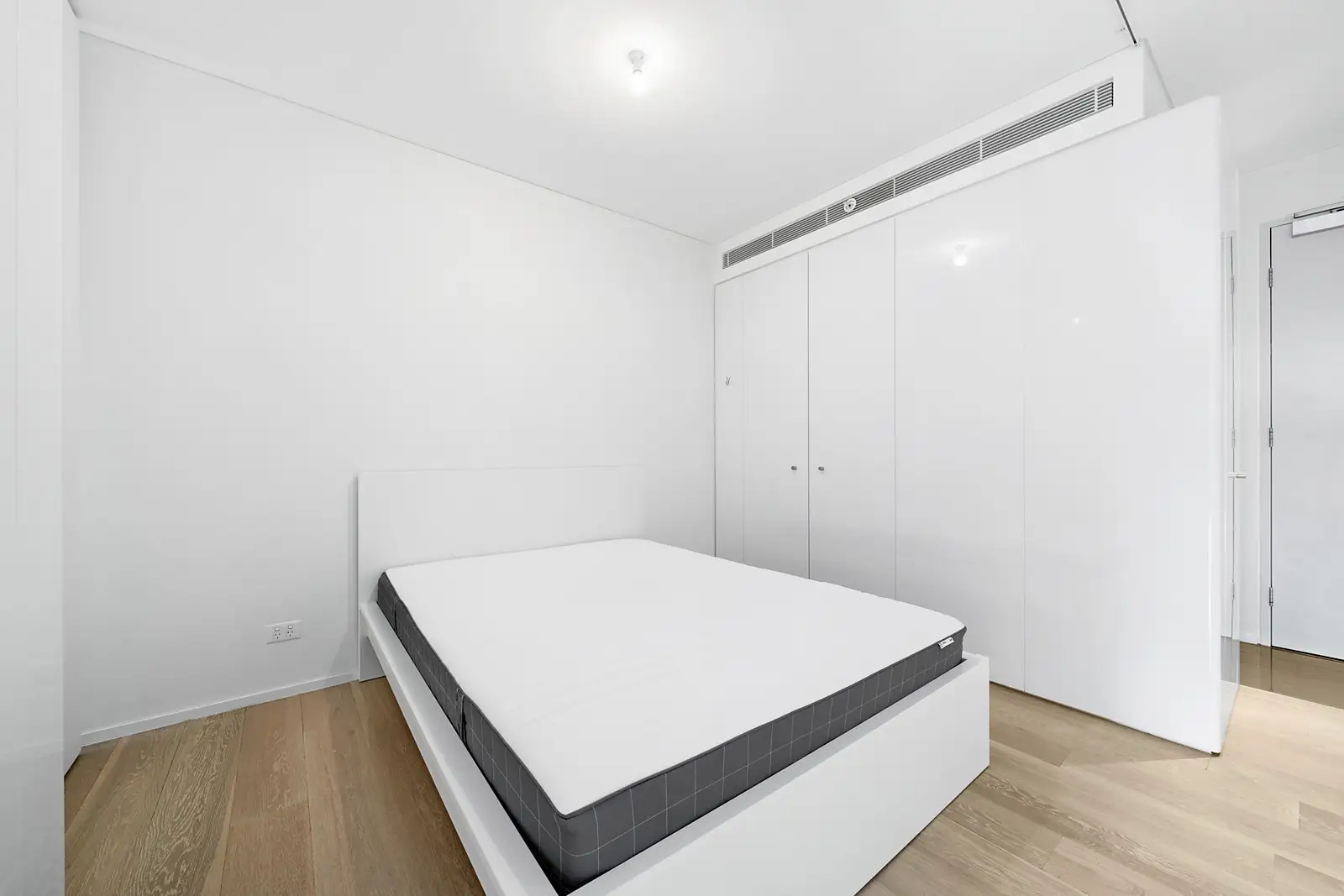 1002/18 Park Lane, Chippendale Sold by Sydney Sotheby's International Realty - image 3
