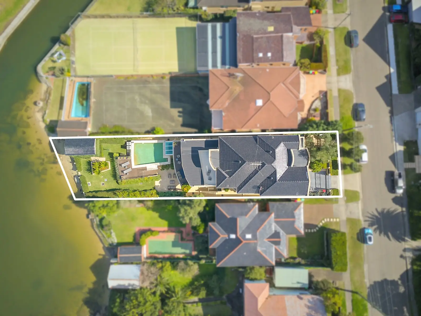 84 Carlton Crescent, Kogarah Bay Sold by Sydney Sotheby's International Realty - image 3
