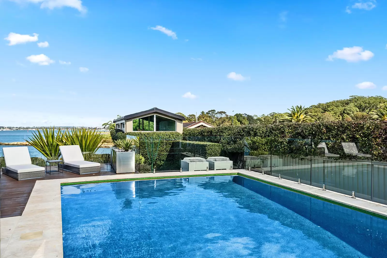 84 Carlton Crescent, Kogarah Bay Sold by Sydney Sotheby's International Realty - image 18