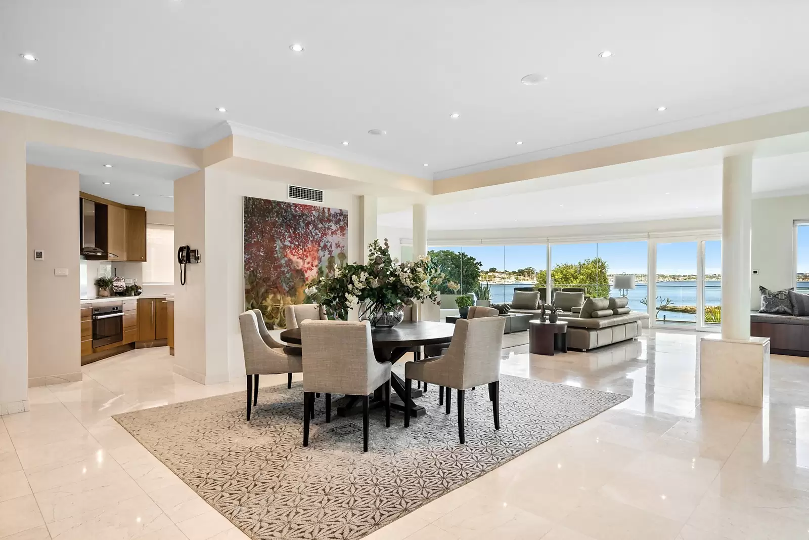 84 Carlton Crescent, Kogarah Bay Sold by Sydney Sotheby's International Realty - image 5