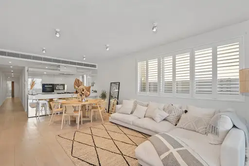 5/49 Fletcher Street, Tamarama Sold by Sydney Sotheby's International Realty