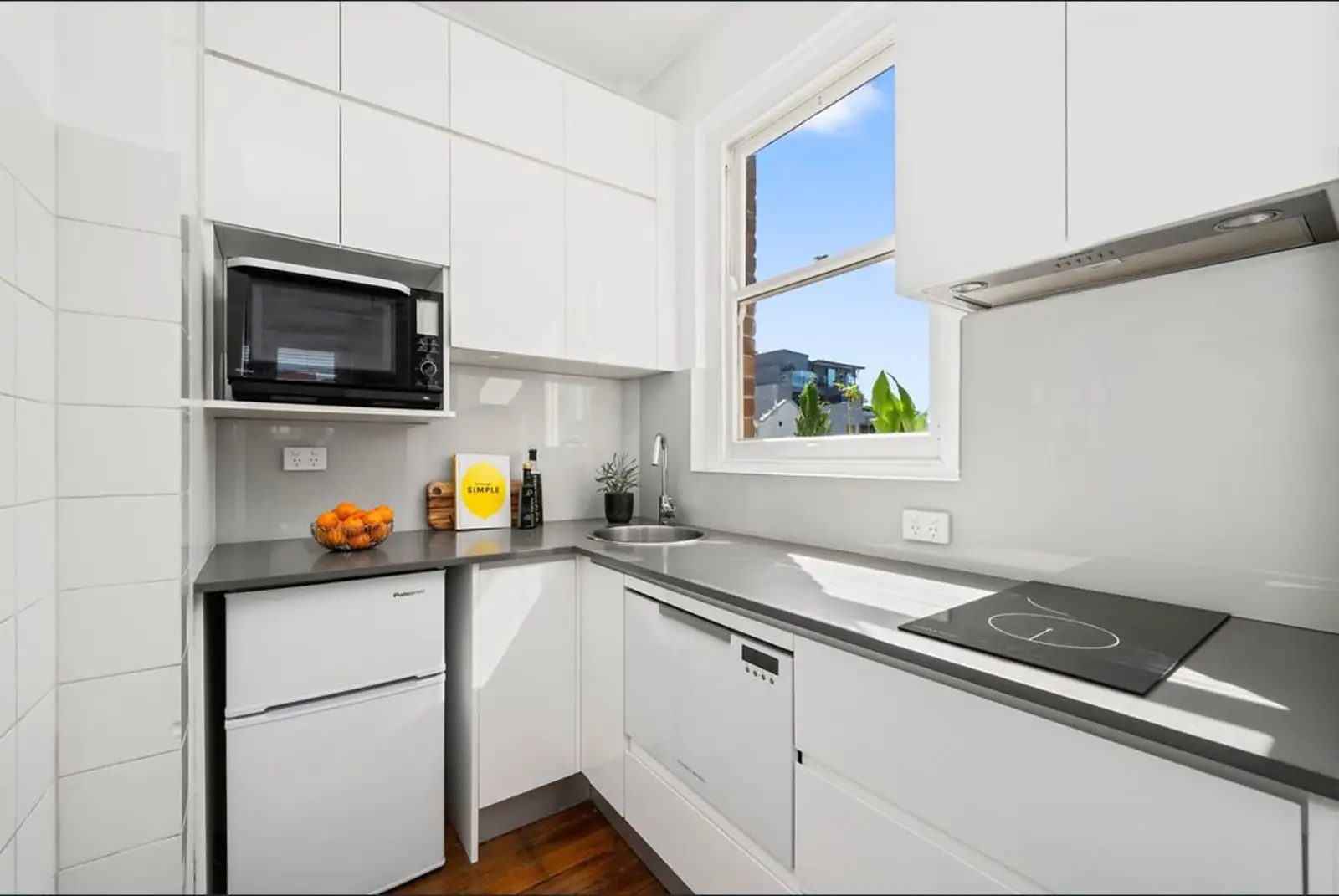 409/3-5 Greenknowe Ave, Elizabeth Bay Leased by Sydney Sotheby's International Realty - image 2