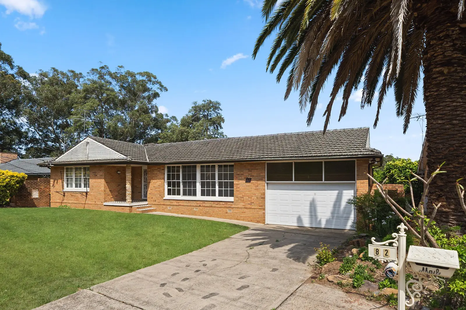 82 Francis Street, Castle Hill Sold by Sydney Sotheby's International Realty - image 1