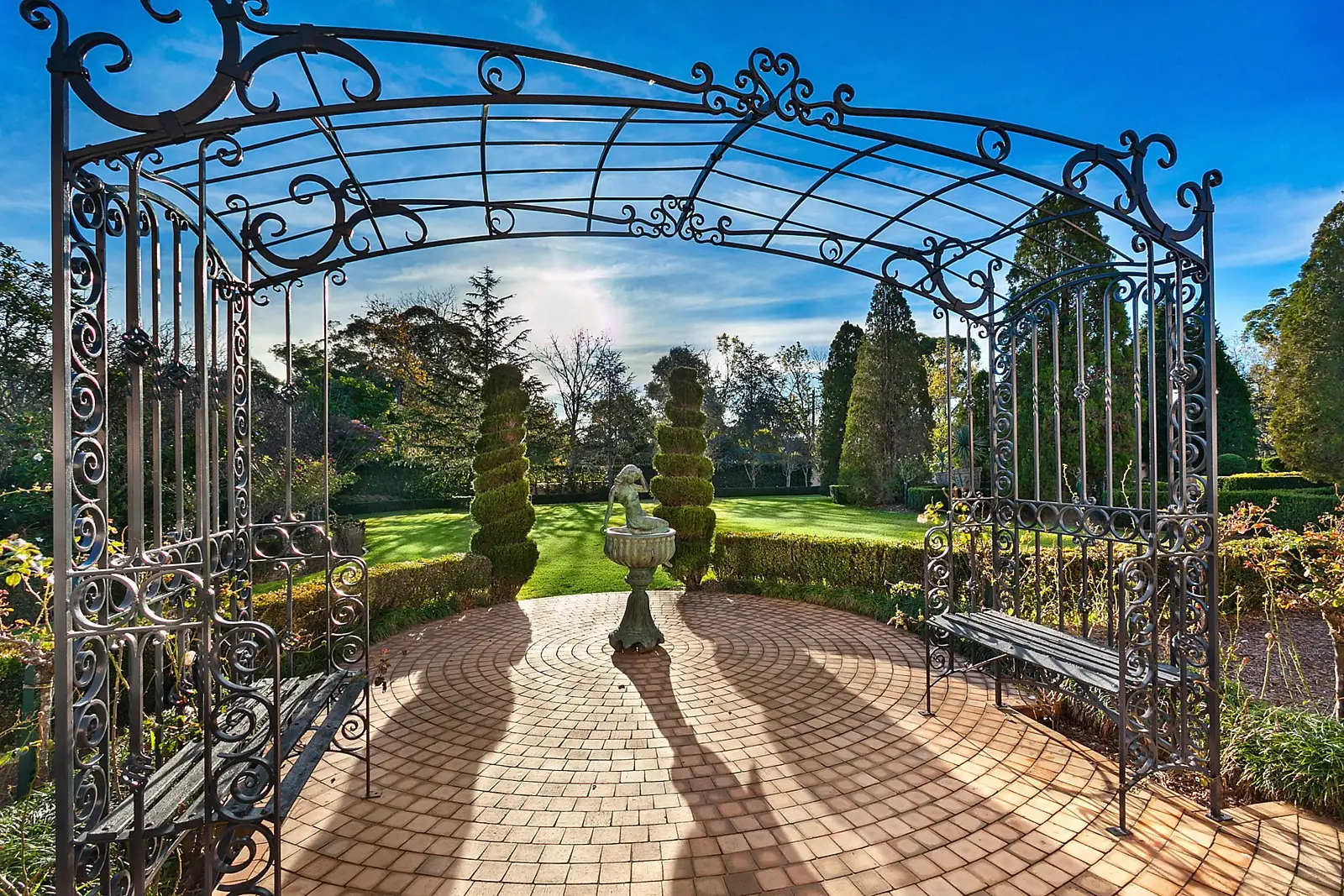 3 Davey Road, Dural Sold by Sydney Sotheby's International Realty - image 2