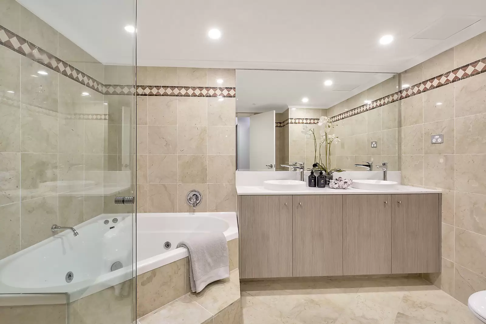 105/2A Hollywood Avenue, Bondi Junction Sold by Sydney Sotheby's International Realty - image 16