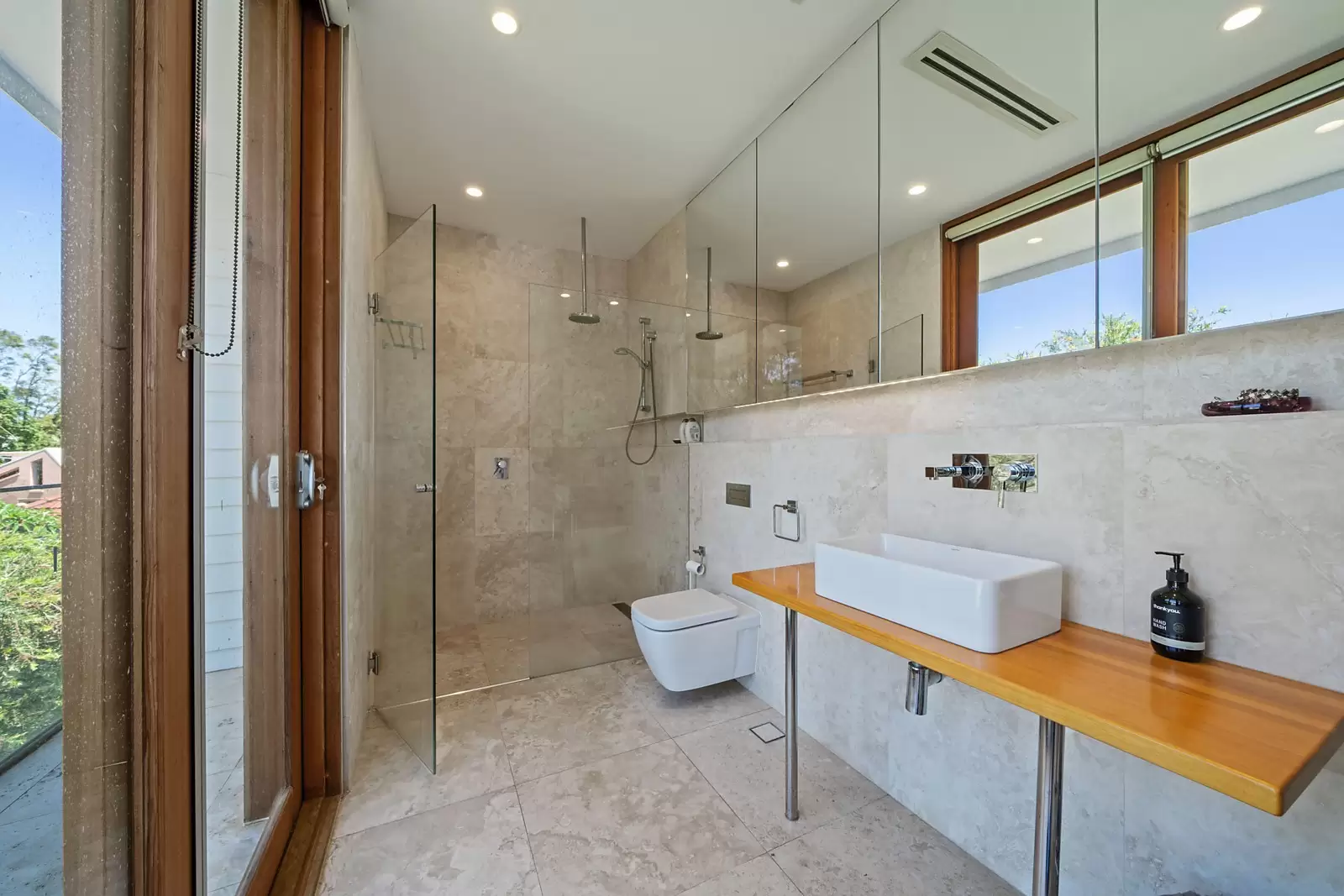 4 Brassie Street, North Bondi Sold by Sydney Sotheby's International Realty - image 9