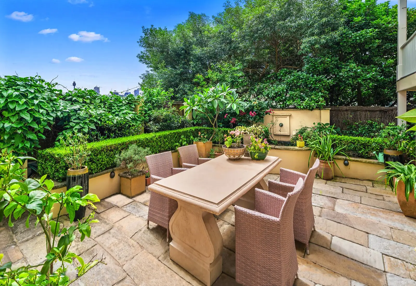 5/38 Mona Road, Darling Point Sold by Sydney Sotheby's International Realty - image 1