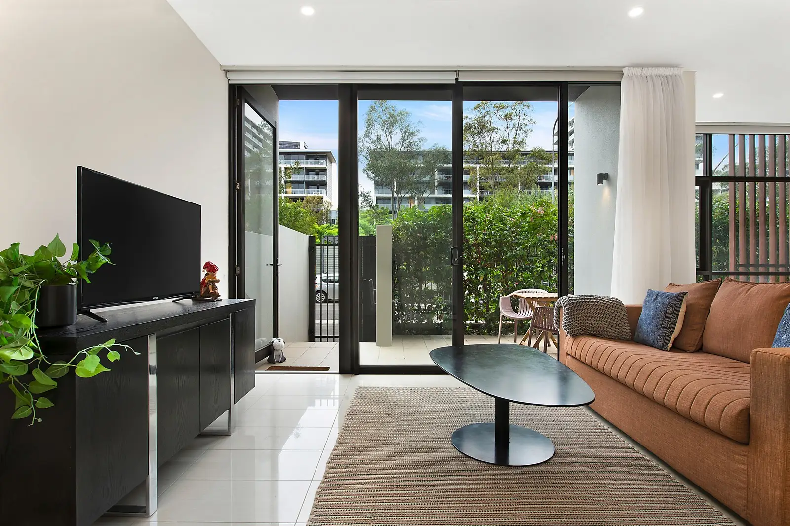 103/1 George Julius Avenue, Zetland Sold by Sydney Sotheby's International Realty - image 1