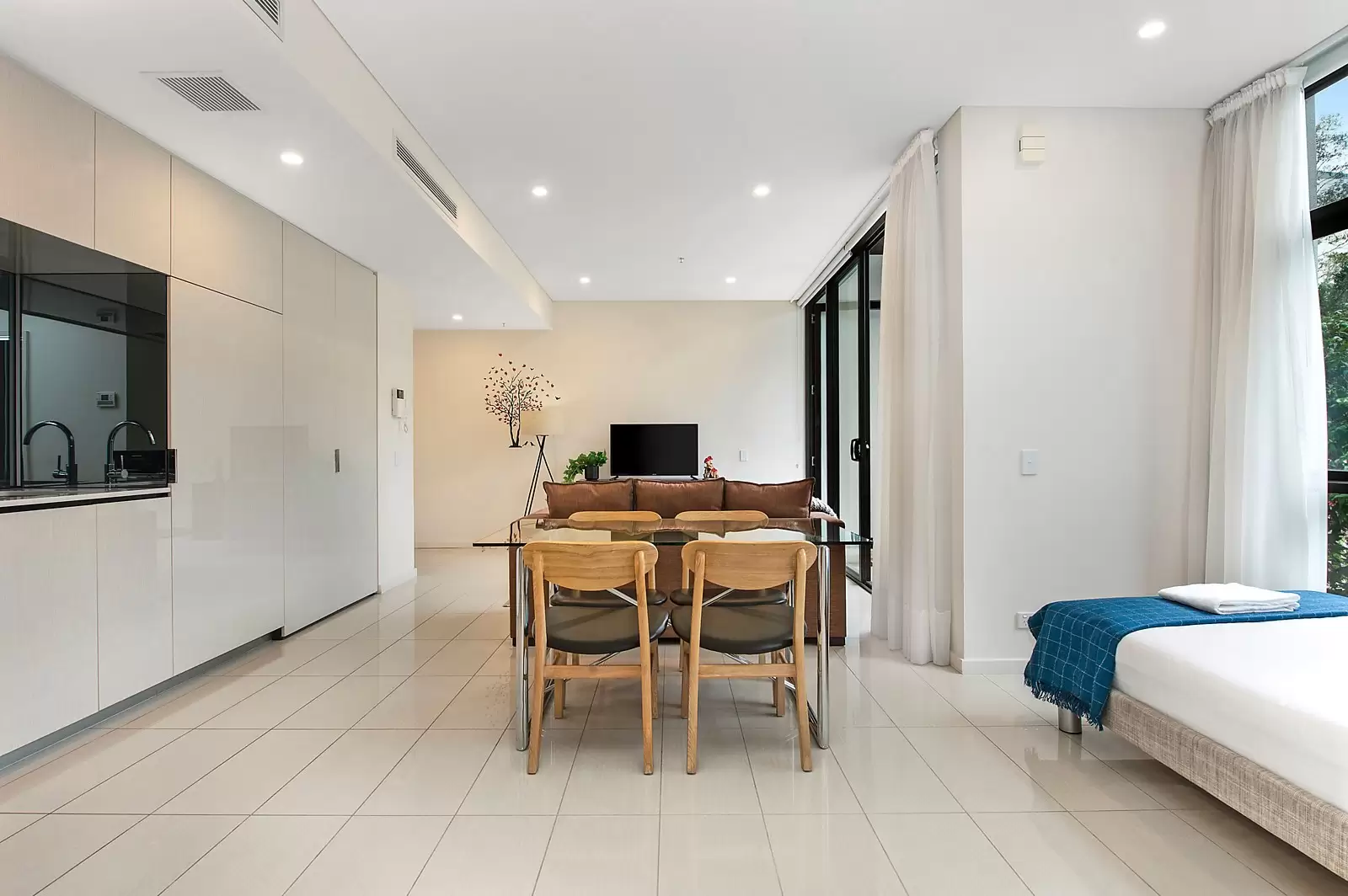 103/1 George Julius Avenue, Zetland Sold by Sydney Sotheby's International Realty - image 3