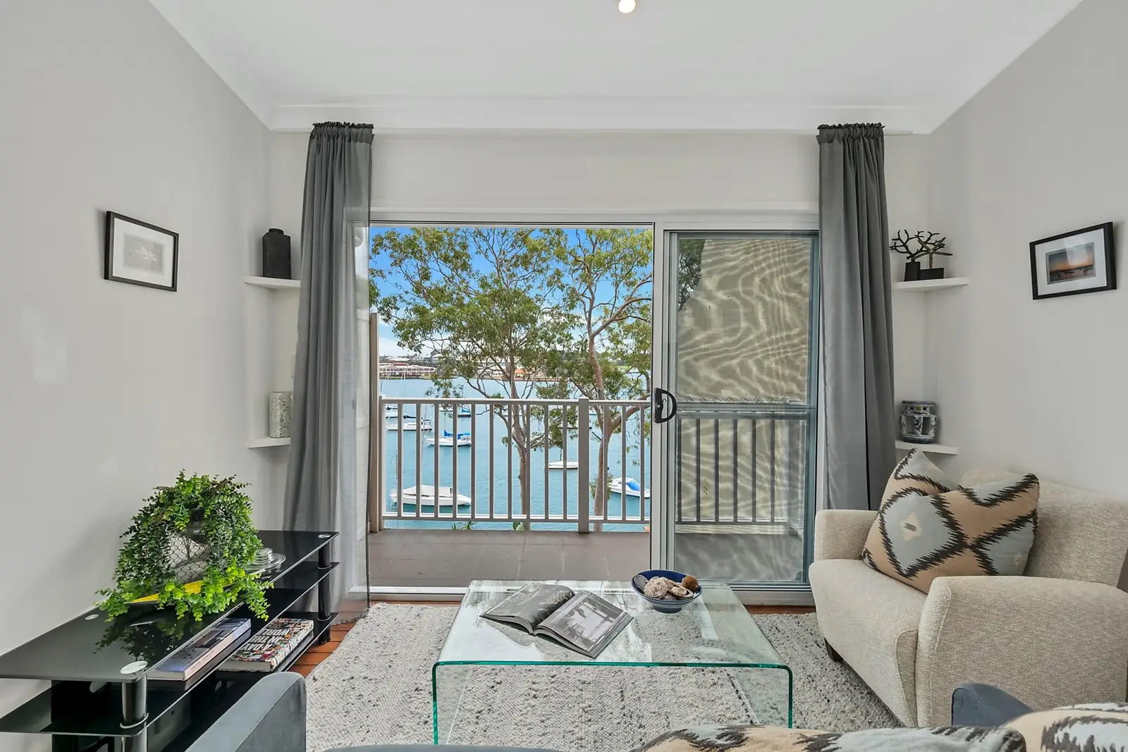 10 River Street, Birchgrove Sold by Sydney Sotheby's International Realty - image 2