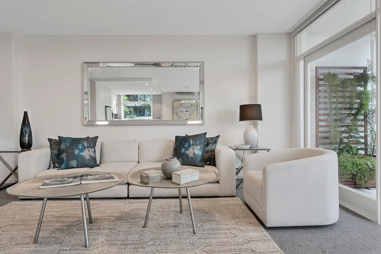 9/52 Darling Point Road, Darling Point Sold by Sydney Sotheby's International Realty - image 1