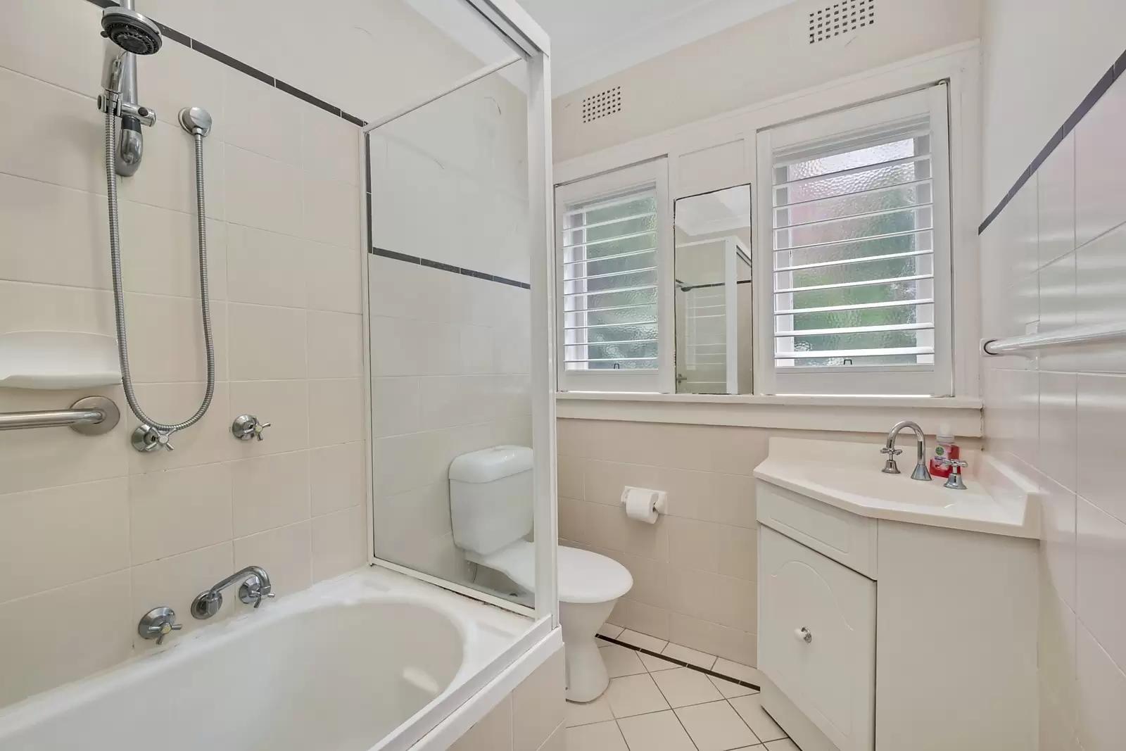 8/21 Waratah Avenue, Randwick Sold by Sydney Sotheby's International Realty - image 5