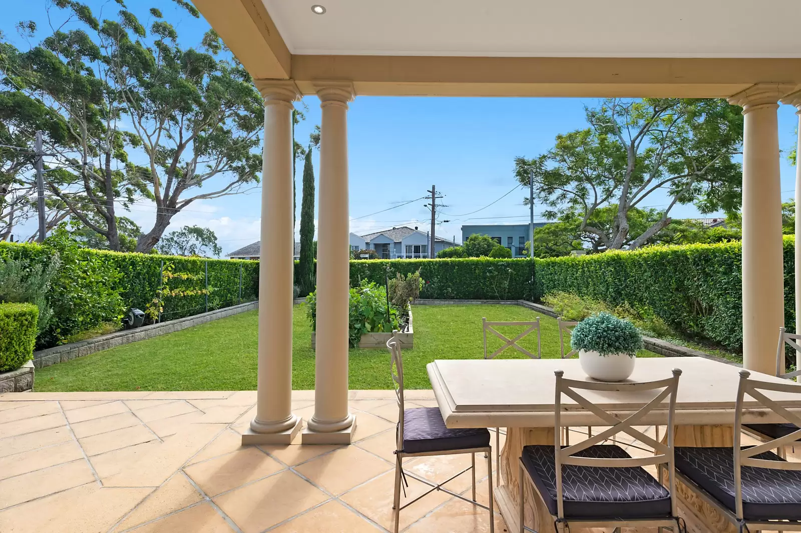 104 Stuart Street, Blakehurst Sold by Sydney Sotheby's International Realty - image 9