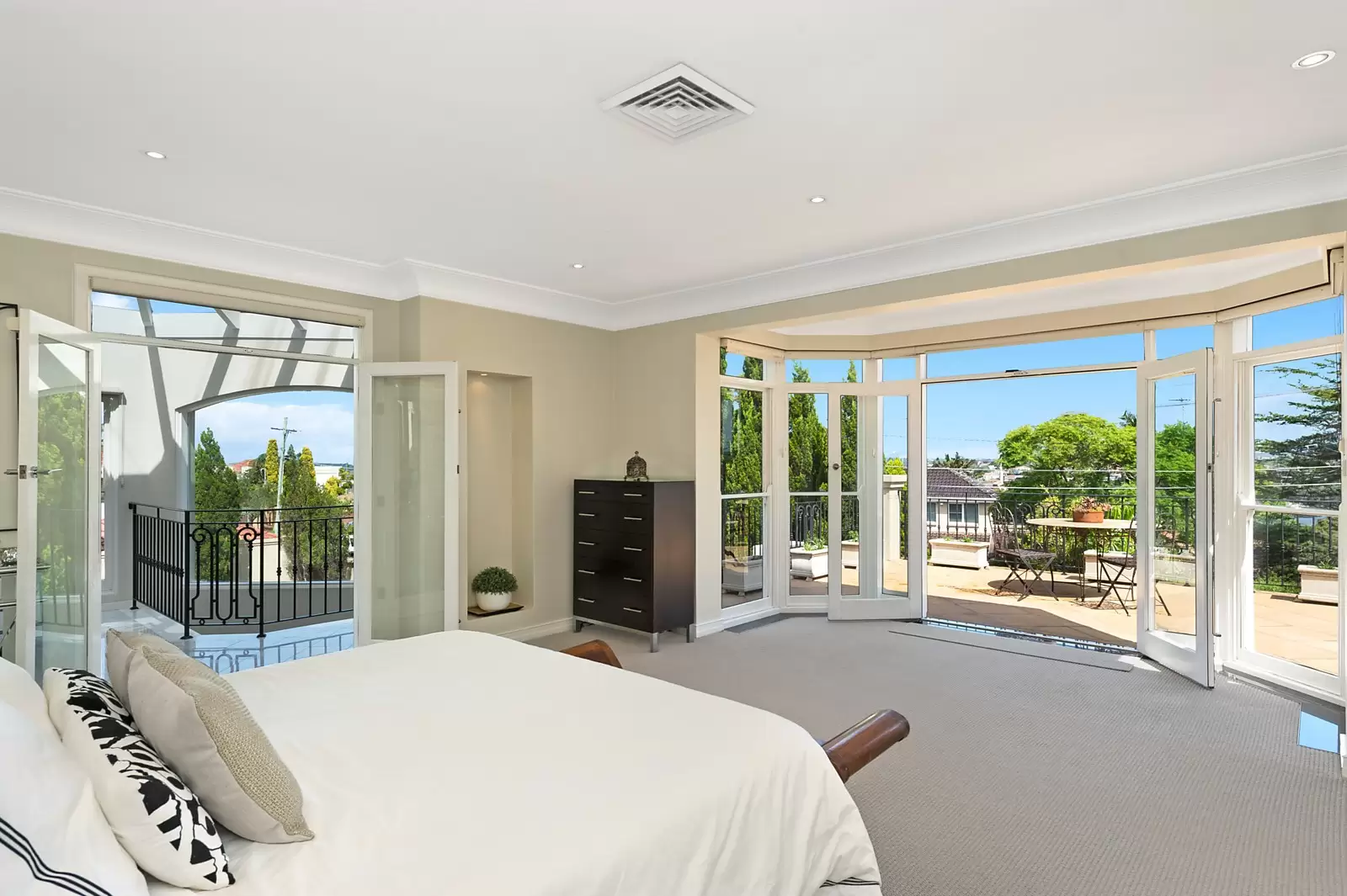 104 Stuart Street, Blakehurst Sold by Sydney Sotheby's International Realty - image 11