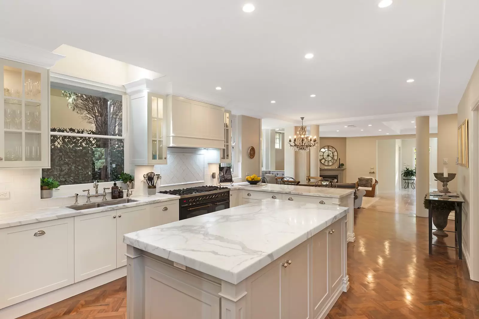 104 Stuart Street, Blakehurst Sold by Sydney Sotheby's International Realty - image 5