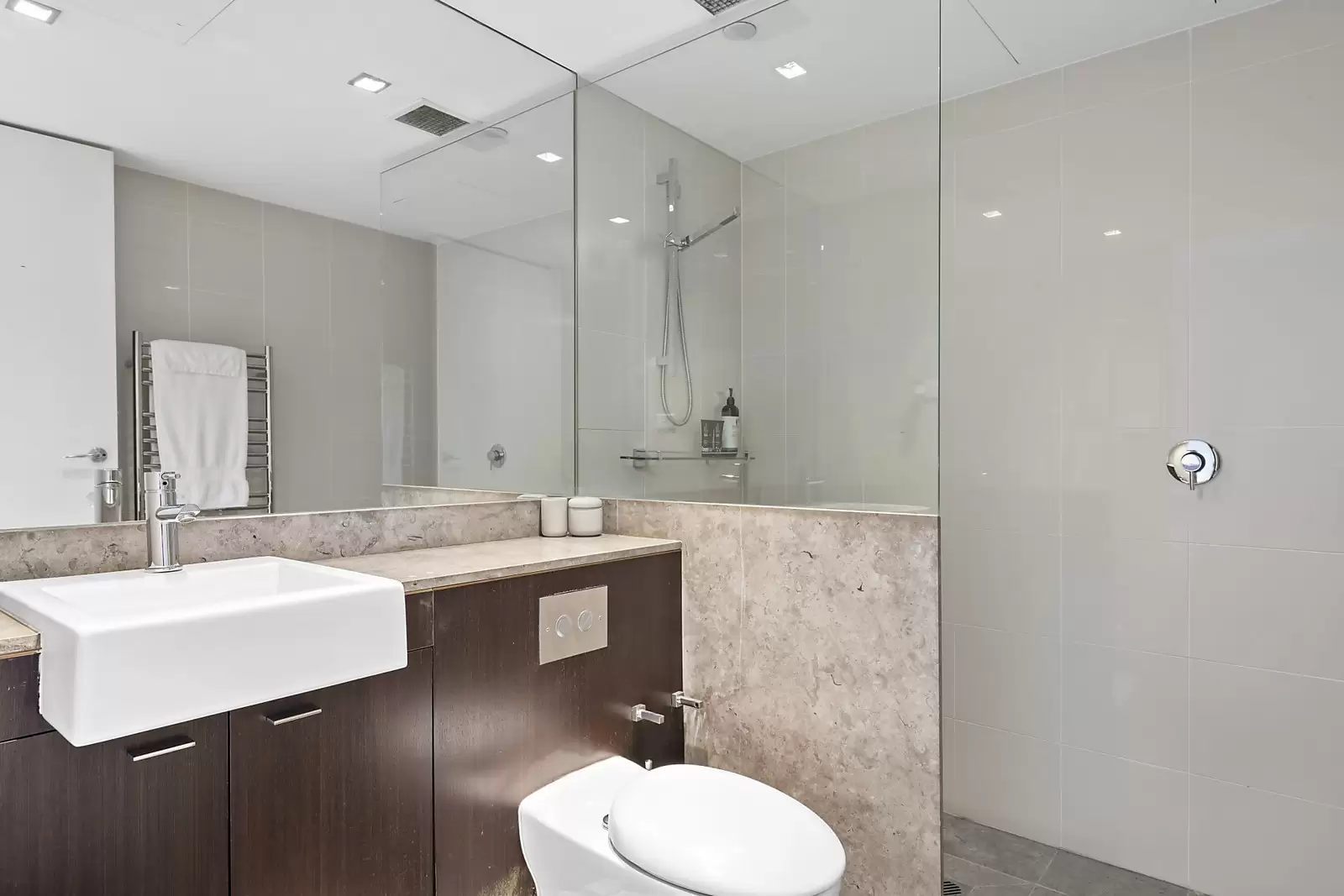 1701/29 Commonwealth Street, Sydney Sold by Sydney Sotheby's International Realty - image 7