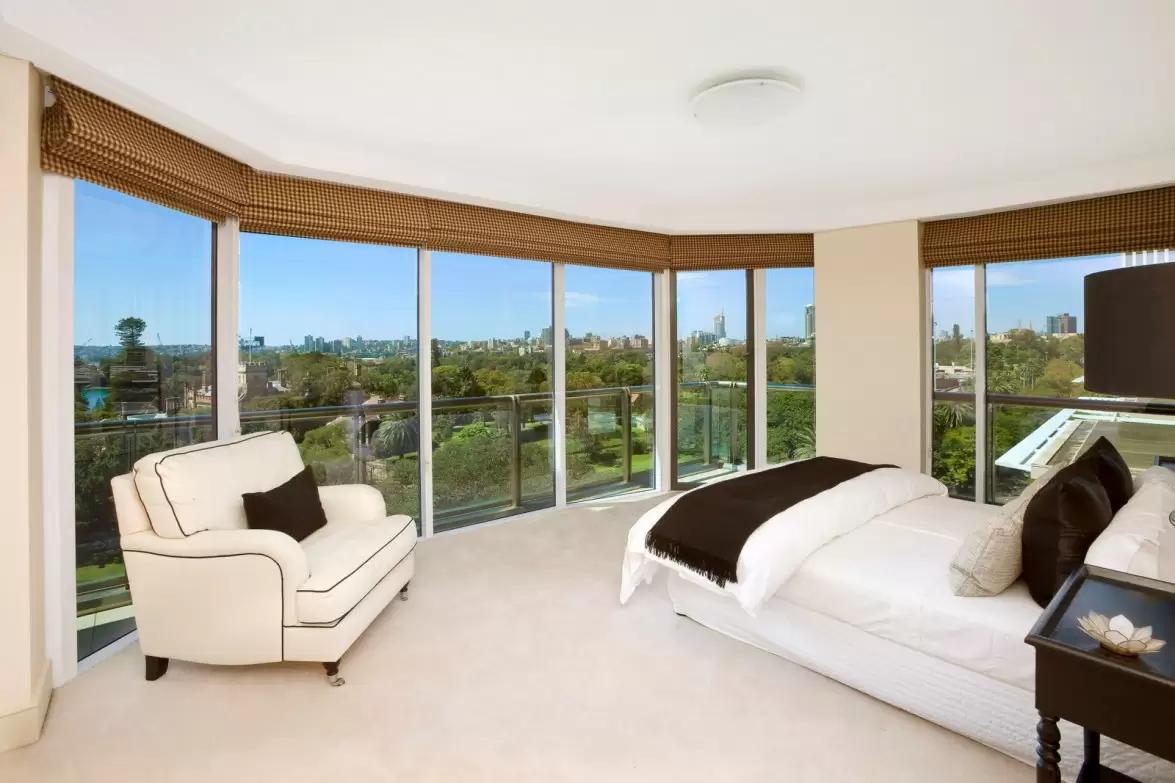 124/1 Macquarie Street, Sydney Sold by Sydney Sotheby's International Realty - image 9